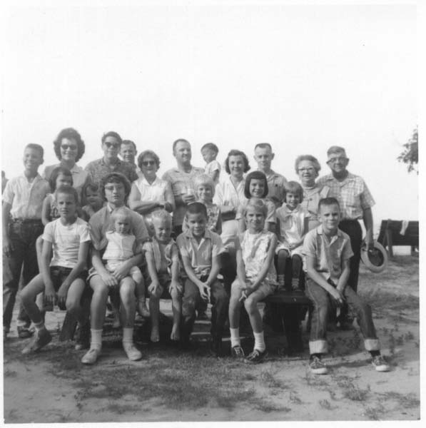 MAG086 - Godsey Clan, 1962 (Family Picnic, Westmoreland State Park)